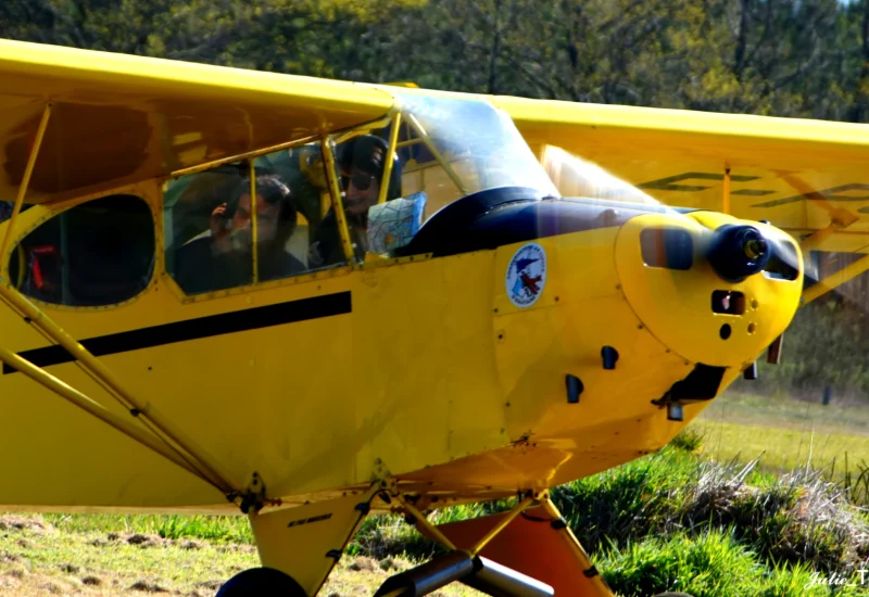 Le Starck au roulage vers le parking avec Loraine et Benjamin