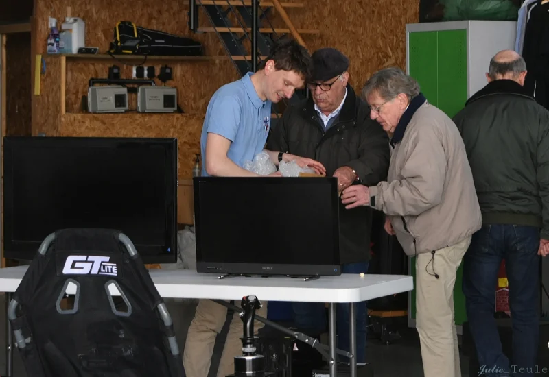 François, Marc et Alain préparent la simu VR