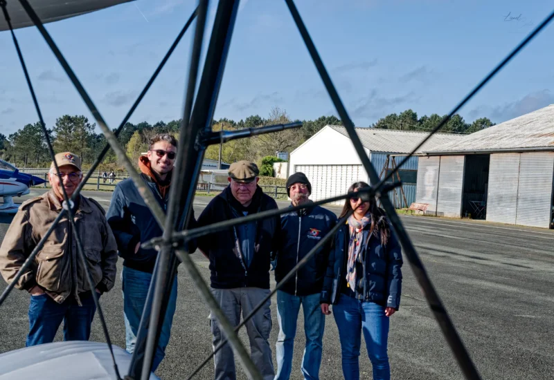 Jojo, Benjamin, Claude, Jean-Michel et Loraine, en l'attente d'une météo favorable à Andernos...